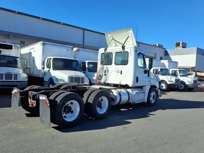 2019 FREIGHTLINER/MERCEDES CASCADIA 1256b0e11d45ed27cefb8ea8124b0fe6deb