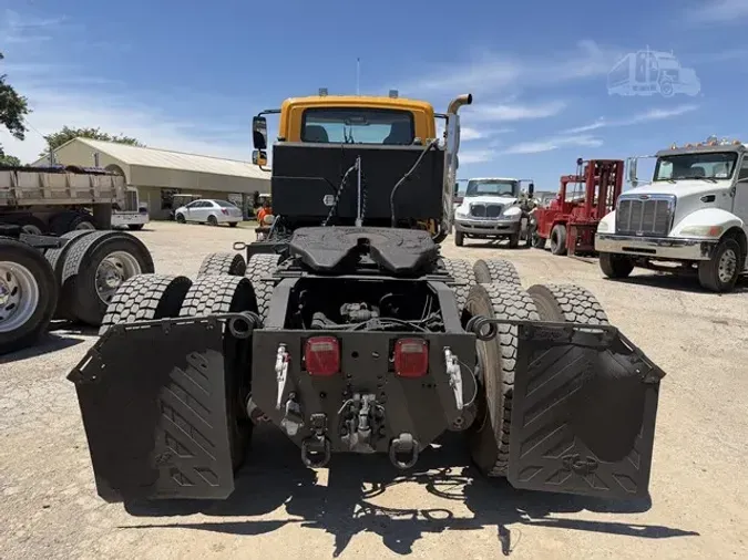 2011 INTERNATIONAL WORKSTAR 7600