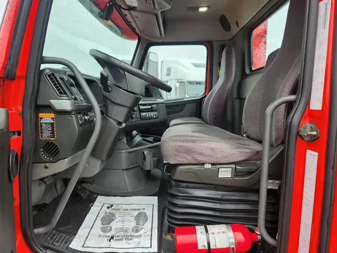 2020 VOLVO VNL62T