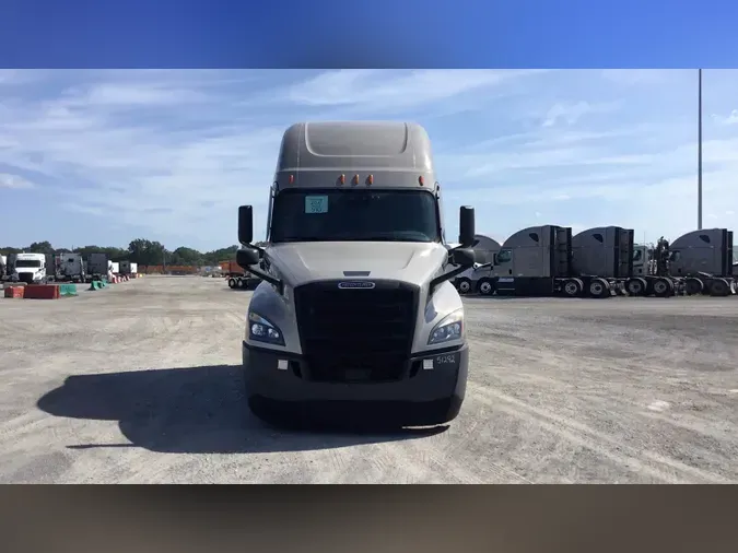 2021 Freightliner Cascadia 126