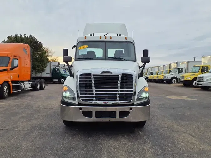2019 FREIGHTLINER/MERCEDES CASCADIA 125