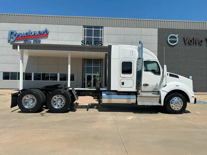 2020 KENWORTH T880