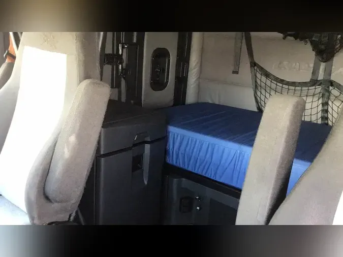 2022 Freightliner Cascadia 126