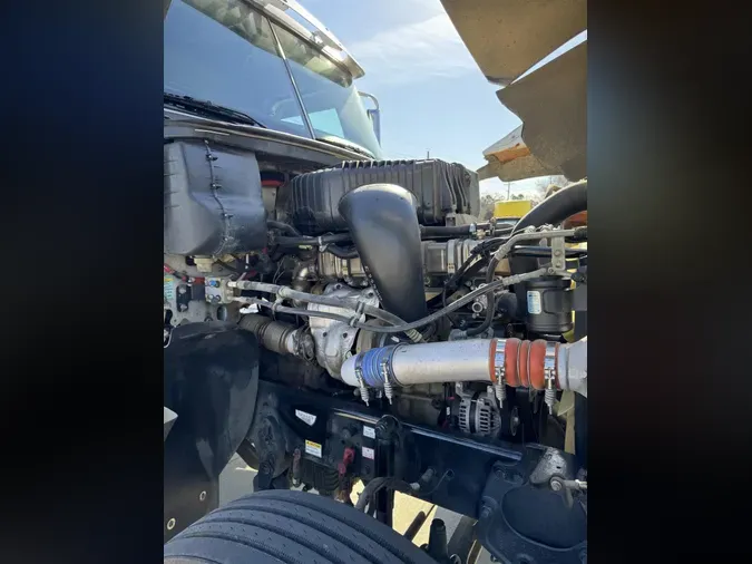 2022 Freightliner CORONADO