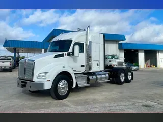 2020 KENWORTH T880