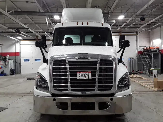 2018 FREIGHTLINER/MERCEDES CASCADIA 125