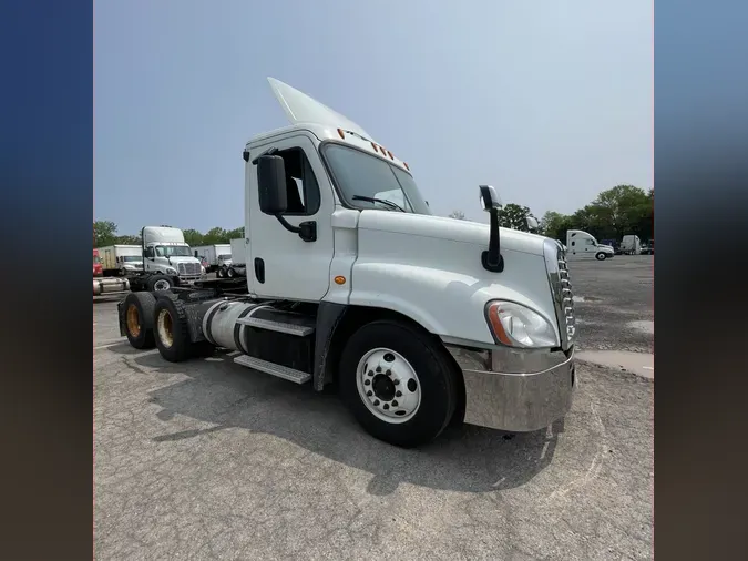 2016 FREIGHTLINER/MERCEDES CASCADIA 125