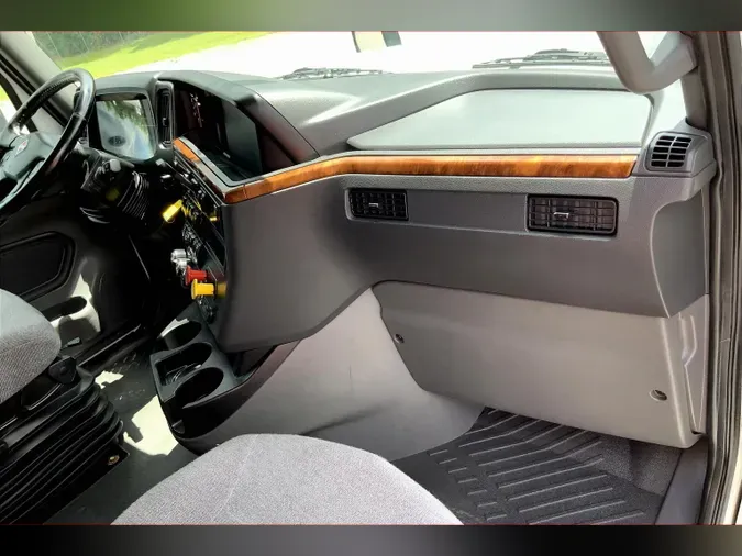 2021 INT LT625 6x4