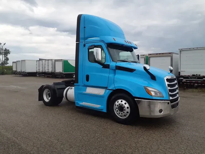 2020 FREIGHTLINER/MERCEDES NEW CASCADIA 1266b217543d2ffb327cfeed3746ee817ba