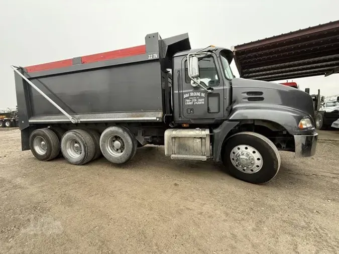 2013 MACK PINNACLE CXU612