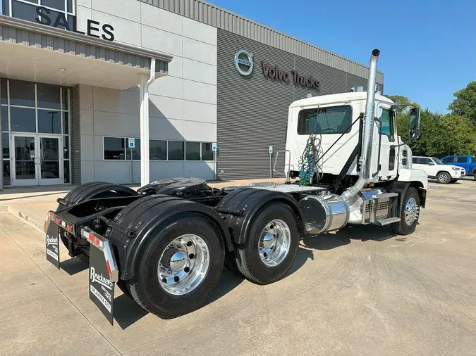 2019 MACK AN64T