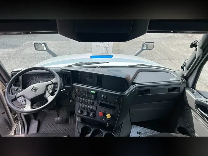 2022 International LT