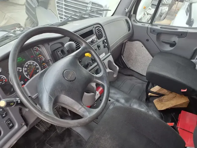 2019 FREIGHTLINER M2 1066b2c18c4acffb4f0abad85d012e6357b