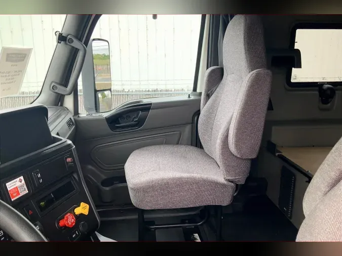 2022 INT LT625 6x4