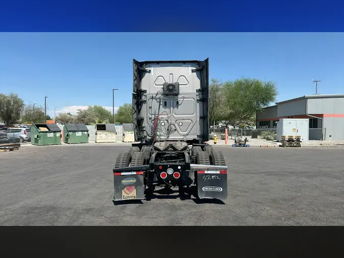 2022 Freightliner Cascadia 126