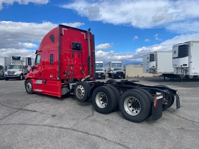 2019 FREIGHTLINER/MERCEDES CASCADIA 125