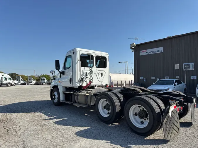 2018 FREIGHTLINER/MERCEDES CASCADIA 125