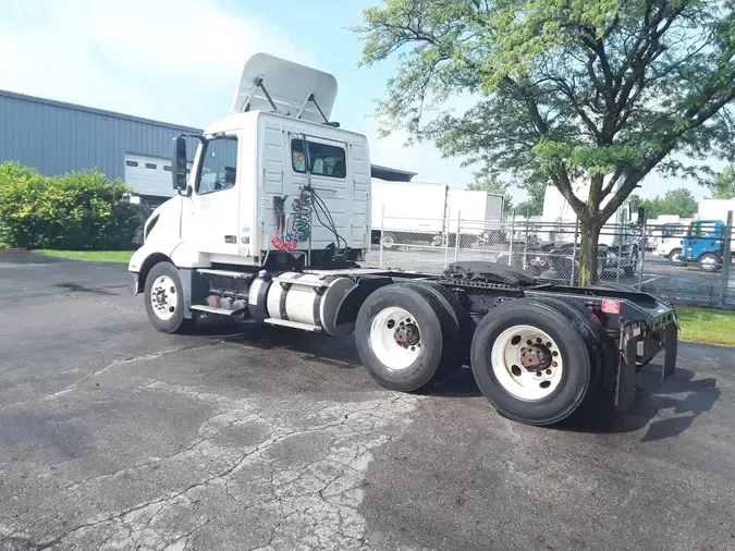 2019 VOLVO VNL64T-3006b3cecb2c5658af3eb144dc6deb81a84