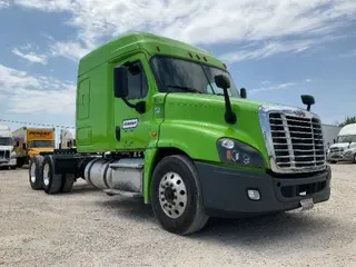2018 FREIGHTLINER X12564ST