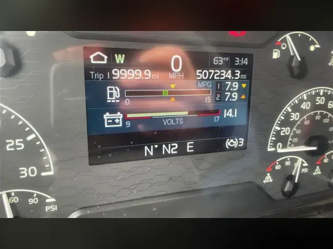 2020 VOLVO VNL860