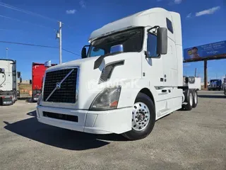 2017 VOLVO VNL64T670