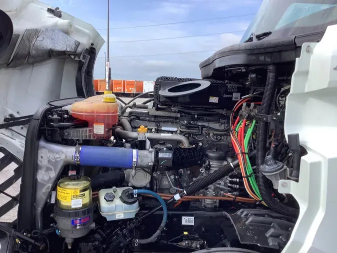 2019 Freightliner Cascadia 126