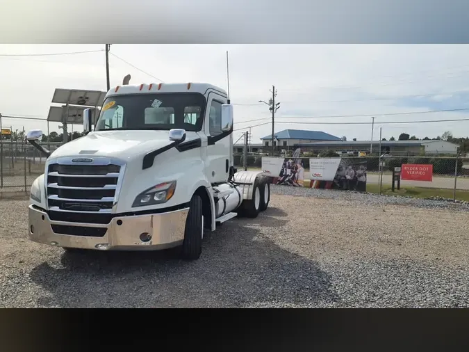 2020 FREIGHTLINER/MERCEDES NEW CASCADIA PX126646b4db1c77df71572b4656aef9bca64f6