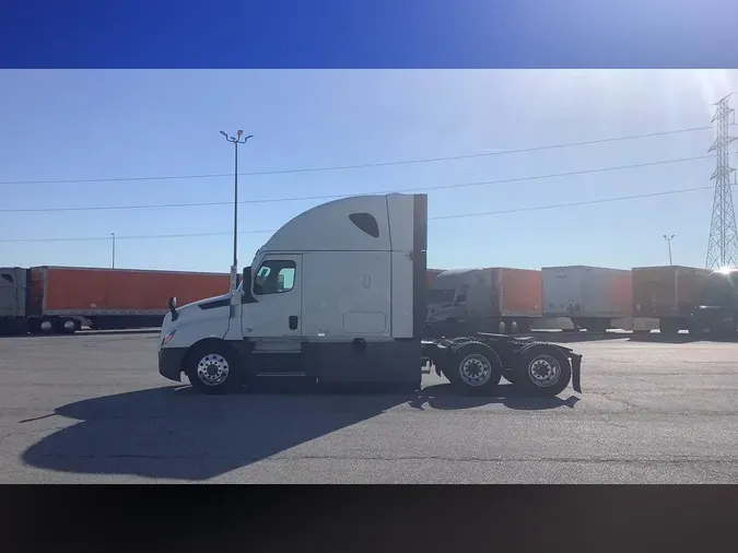 2023 Freightliner Cascadia 126