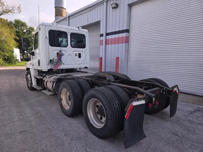 2016 FREIGHTLINER/MERCEDES CASCADIA 125