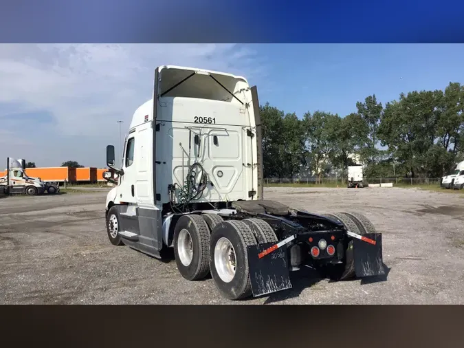 2021 Freightliner Cascadia 126