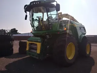 2016 John Deere 8800