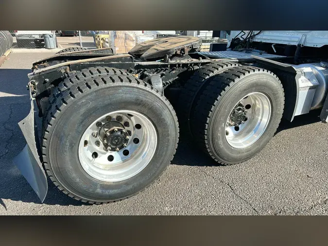 2020 Freightliner Cascadia 126