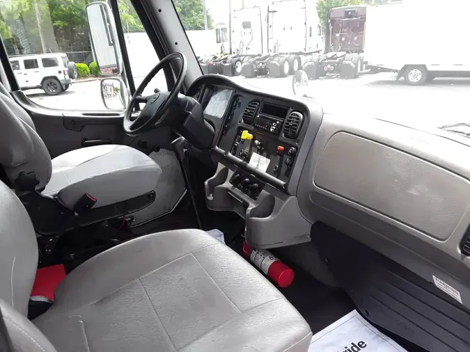 2018 FREIGHTLINER M2 106