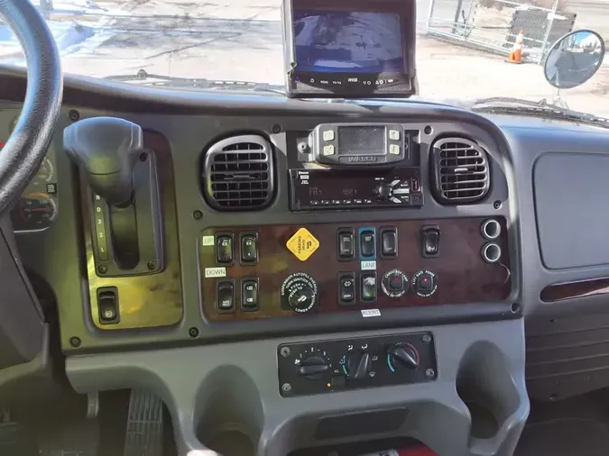 2020 FREIGHTLINER/MERCEDES M2 1066b624bbd6e7203945348ba15e3a4a248