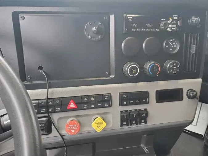 2020 FREIGHTLINER Cascadia 116