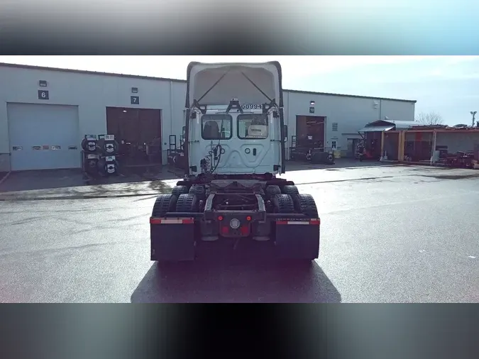 2019 Freightliner Cascadia 126