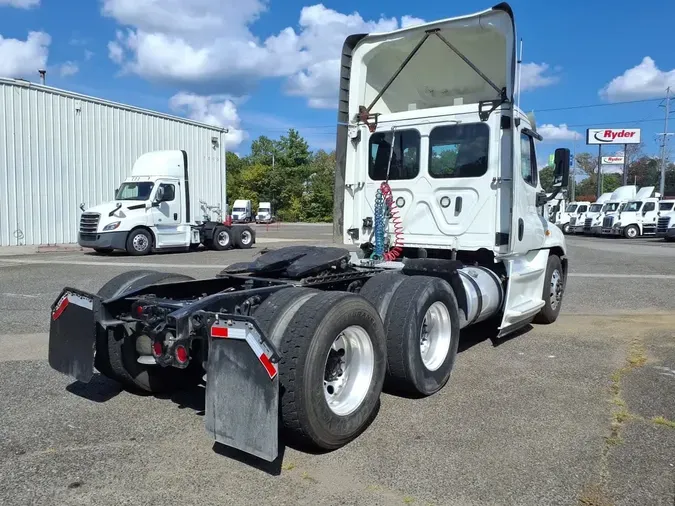 2019 FREIGHTLINER/MERCEDES CASCADIA 1256b66f8c2d4766373f2774157693aa4a8