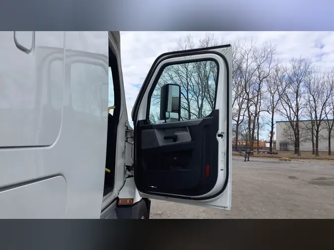 2022 Freightliner Cascadia 126