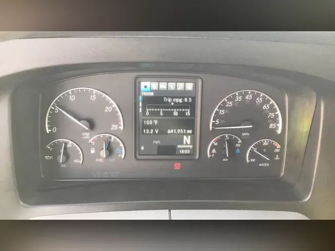2021 Freightliner Cascadia 126