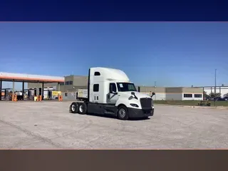 2022 International LT
