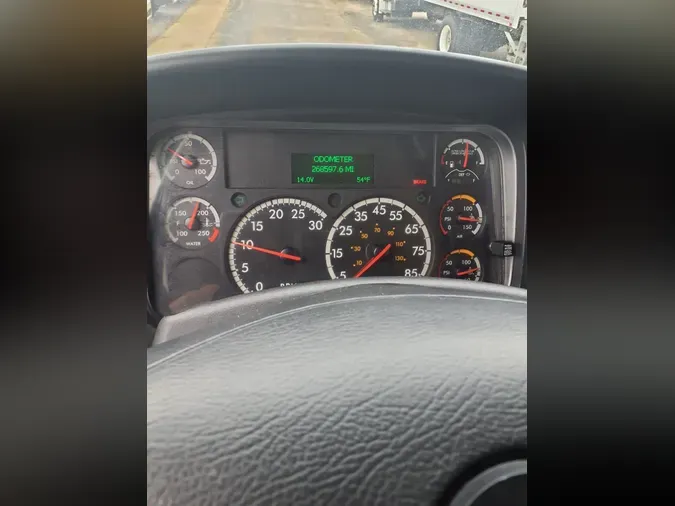 2018 FREIGHTLINER/MERCEDES M2 106