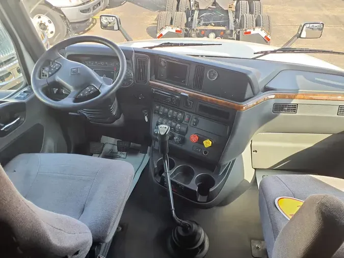 2019 NAVISTAR INTERNATIONAL LT625 SLPR CAB