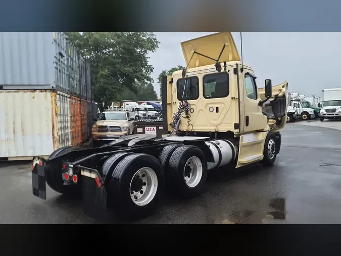 2020 FREIGHTLINER/MERCEDES NEW CASCADIA PX126646b78e065d91d94647249bbf5c9d57eeb