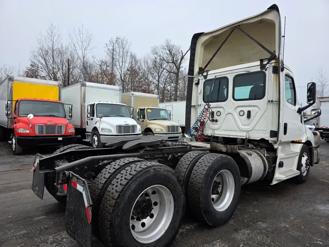 2020 FREIGHTLINER/MERCEDES NEW CASCADIA 116