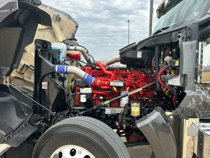 2024 Kenworth W990