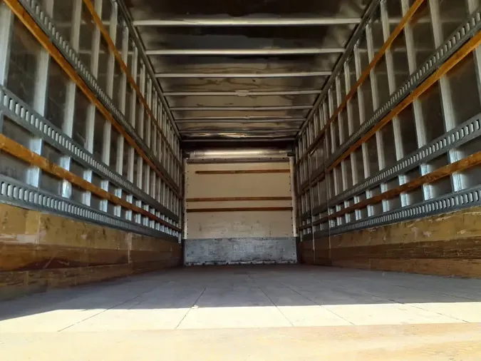 2018 FREIGHTLINER M2 106