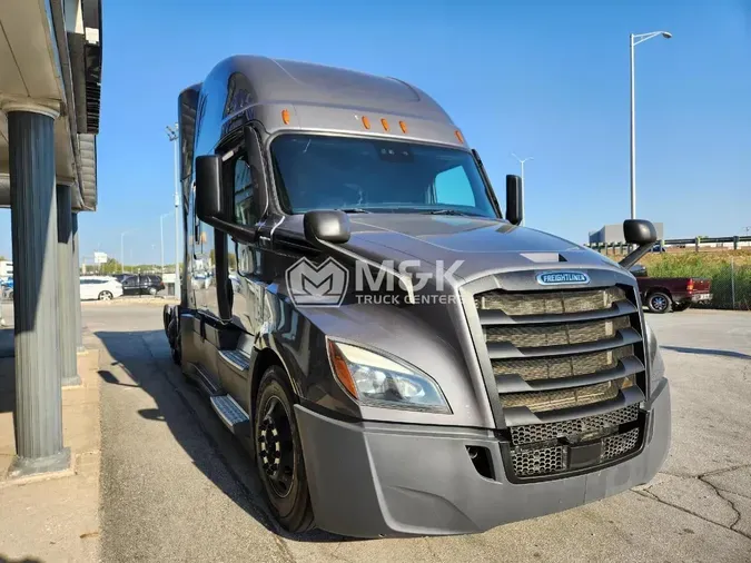 2021 FREIGHTLINER Cascadia 126