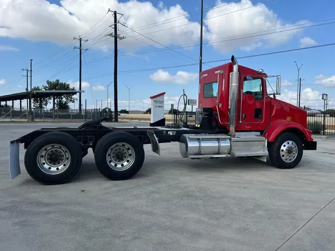 2020 Kenworth T800