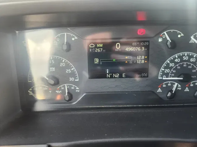2020 VOLVO VNL64T740