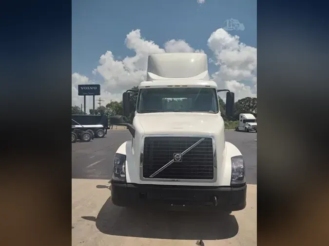 2016 VOLVO VNL64T300